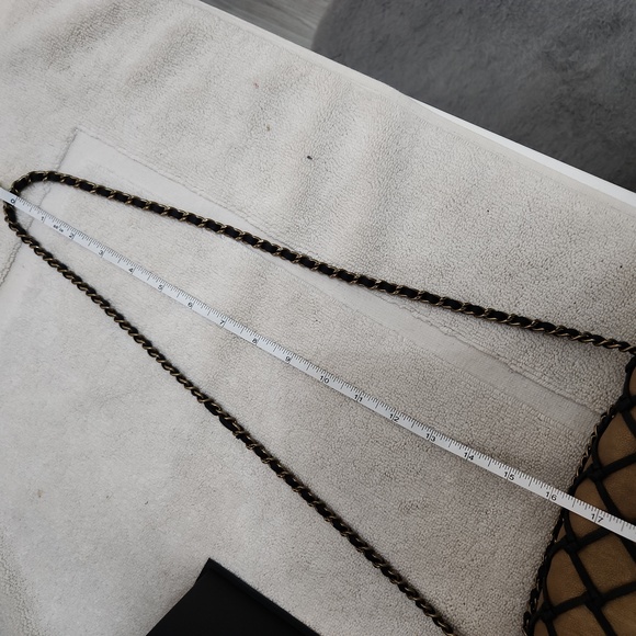 Chanel hand bag - Picture 8 of 10